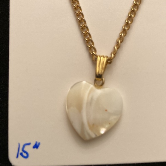 NWOT Mother-Of-Pearl Heart Pendant Necklace; Goldtone Chain; for small/<15” neck - Picture 4 of 4